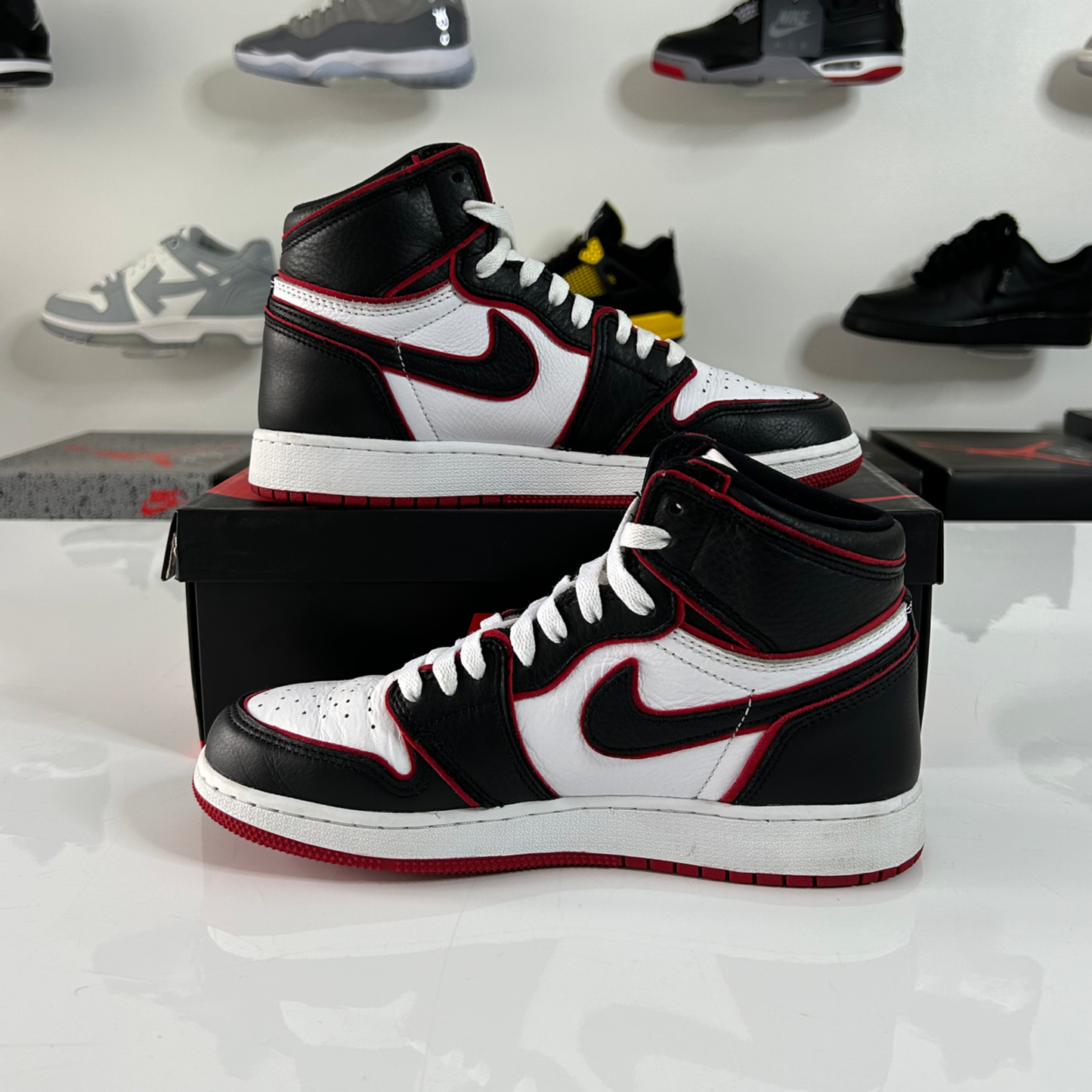 Air Jordan 1 Retro High 'Bloodline' UK 5.5