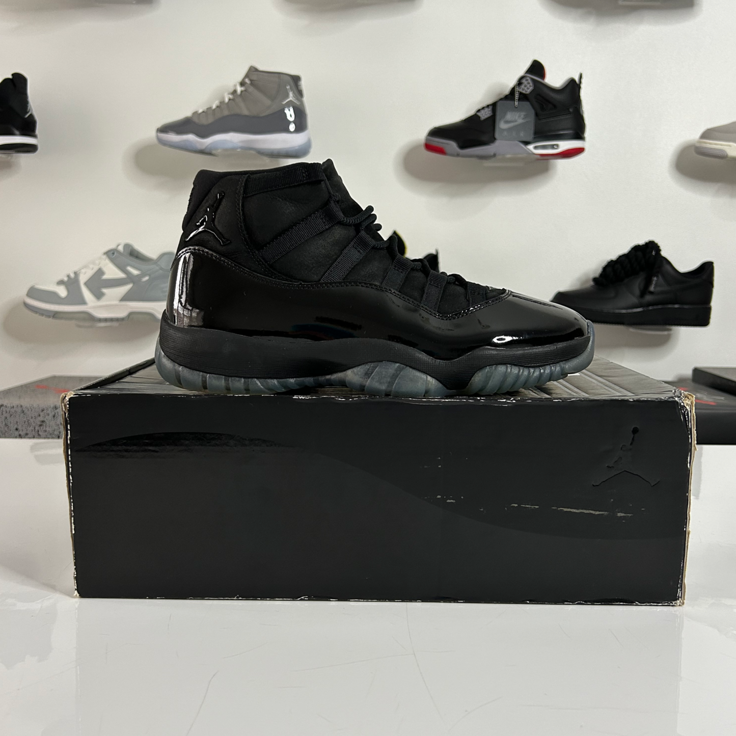 Air Jordan 11 Retro 'Cap and Gown' (Black Cat) UK 8.5