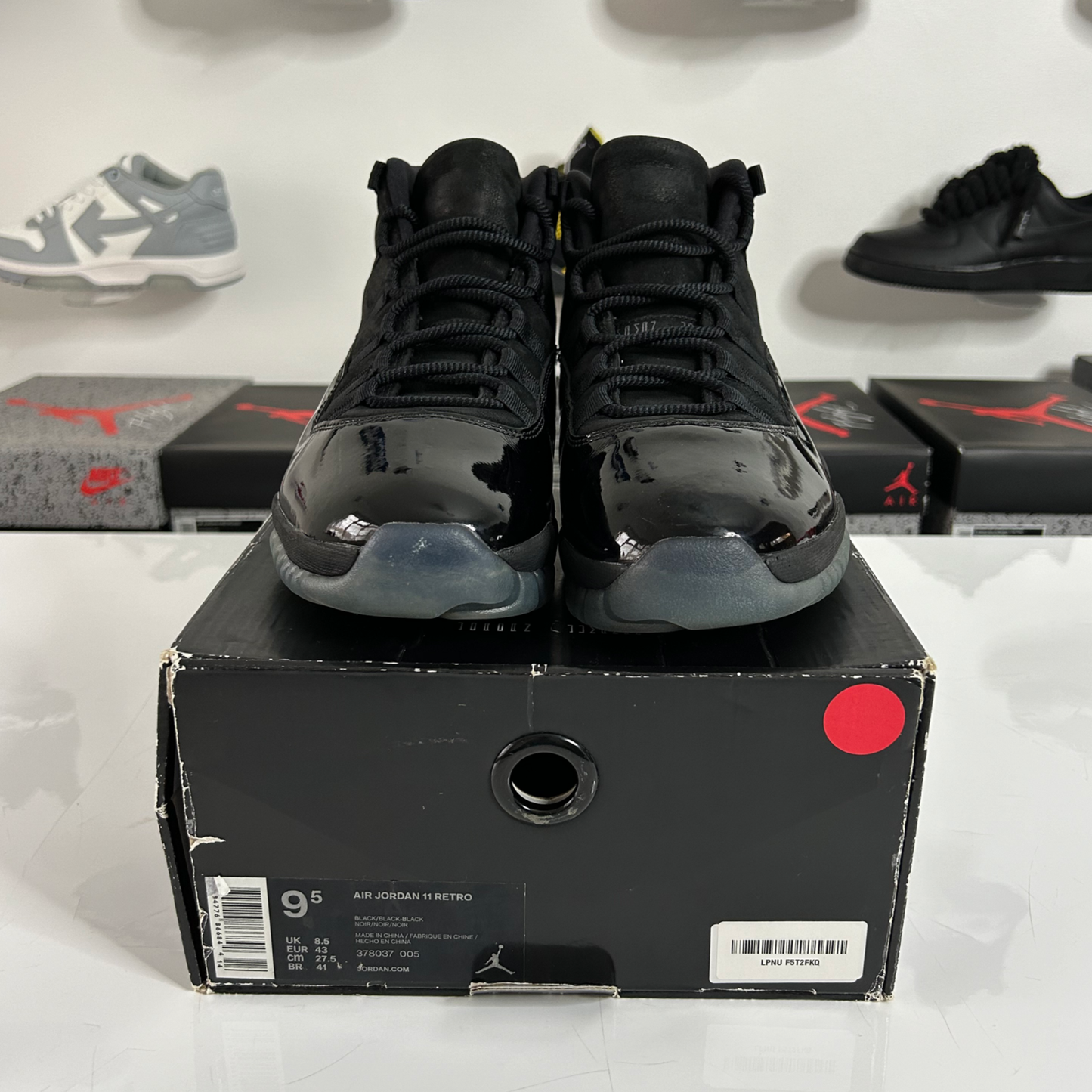 Air Jordan 11 Retro 'Cap and Gown' (Black Cat) UK 8.5