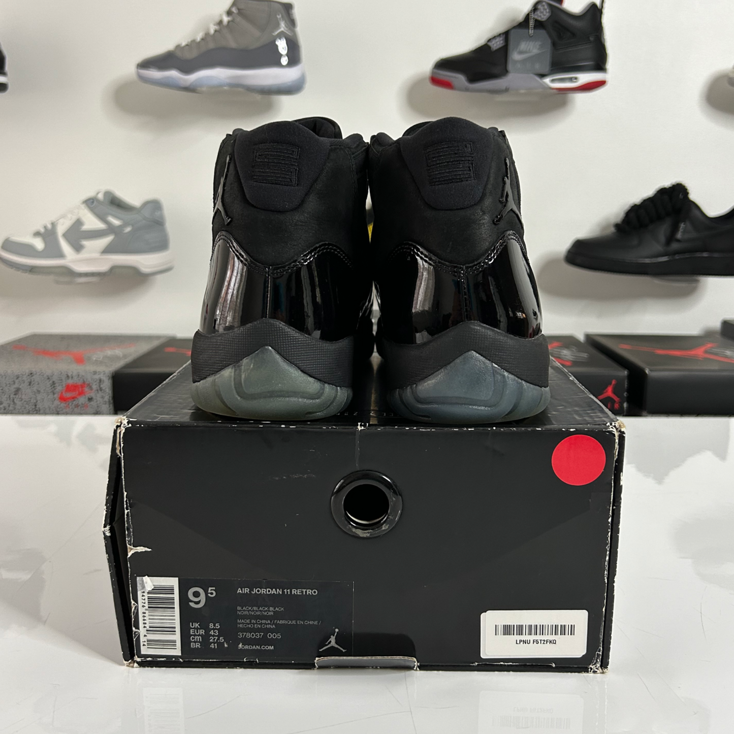 Air Jordan 11 Retro 'Cap and Gown' (Black Cat) UK 8.5
