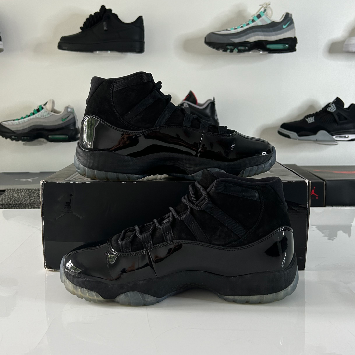 Air Jordan 11 Retro 'Cap and Gown' (Black Cat) UK 9