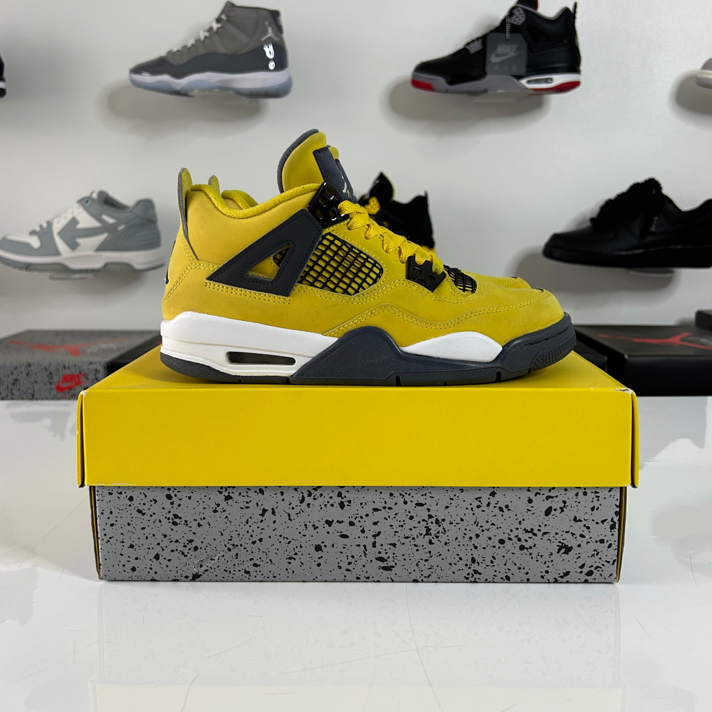 Air Jordan 4 Retro 'Lightning' (GS) UK 4.5