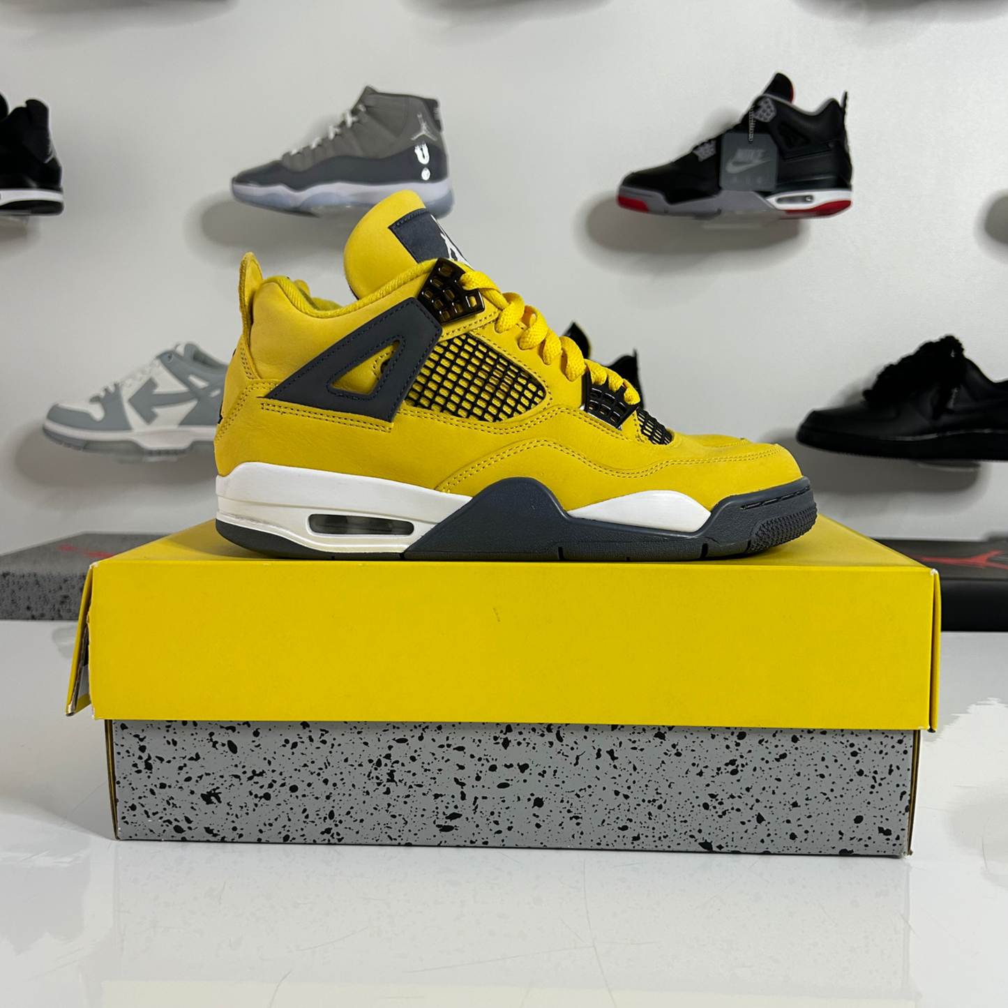 Air Jordan 4 Retro 'Lightning' UK 7