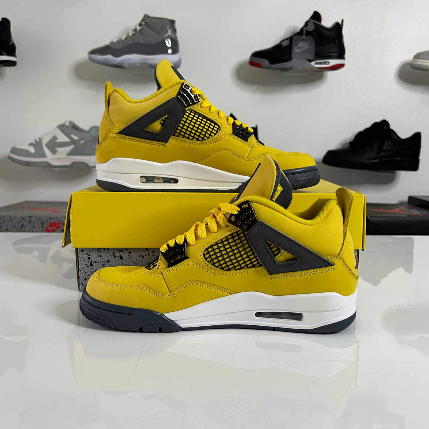 Air Jordan 4 Retro 'Lightning' UK 7
