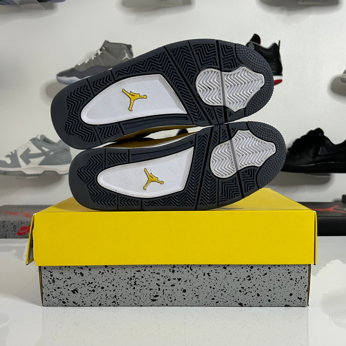 Air Jordan 4 Retro 'Lightning' UK 7