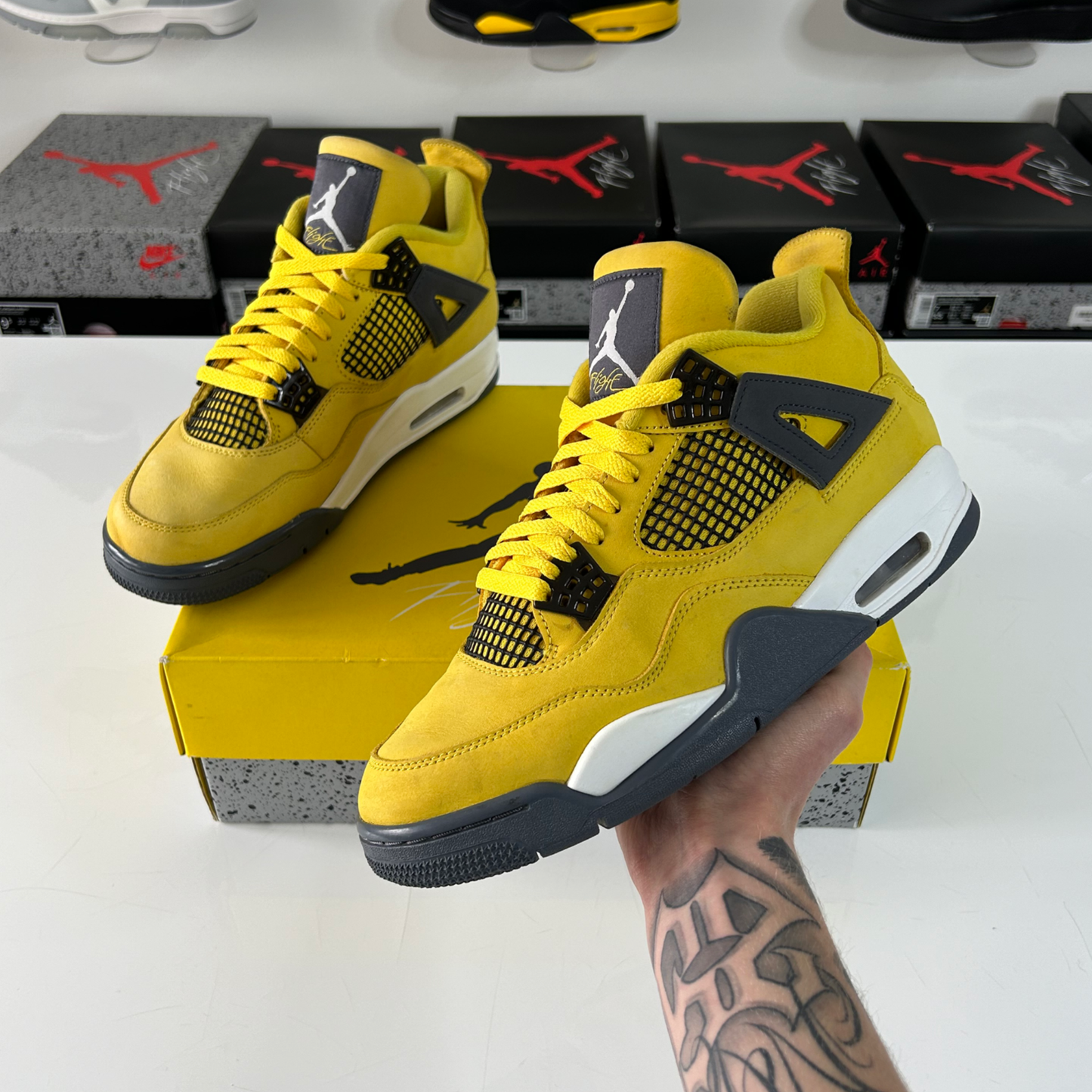 Air Jordan 4 Retro 'Lightning' UK 8