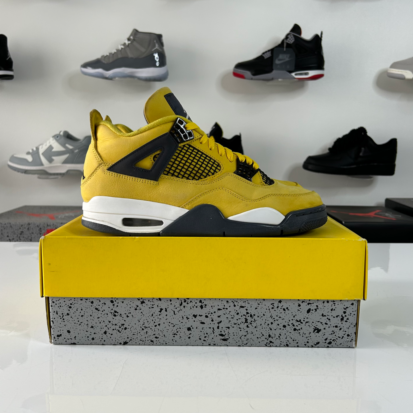 Air Jordan 4 Retro 'Lightning' UK 8