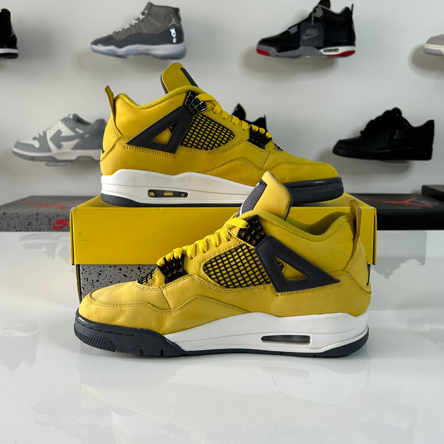 Air Jordan 4 Retro 'Lightning' UK 8