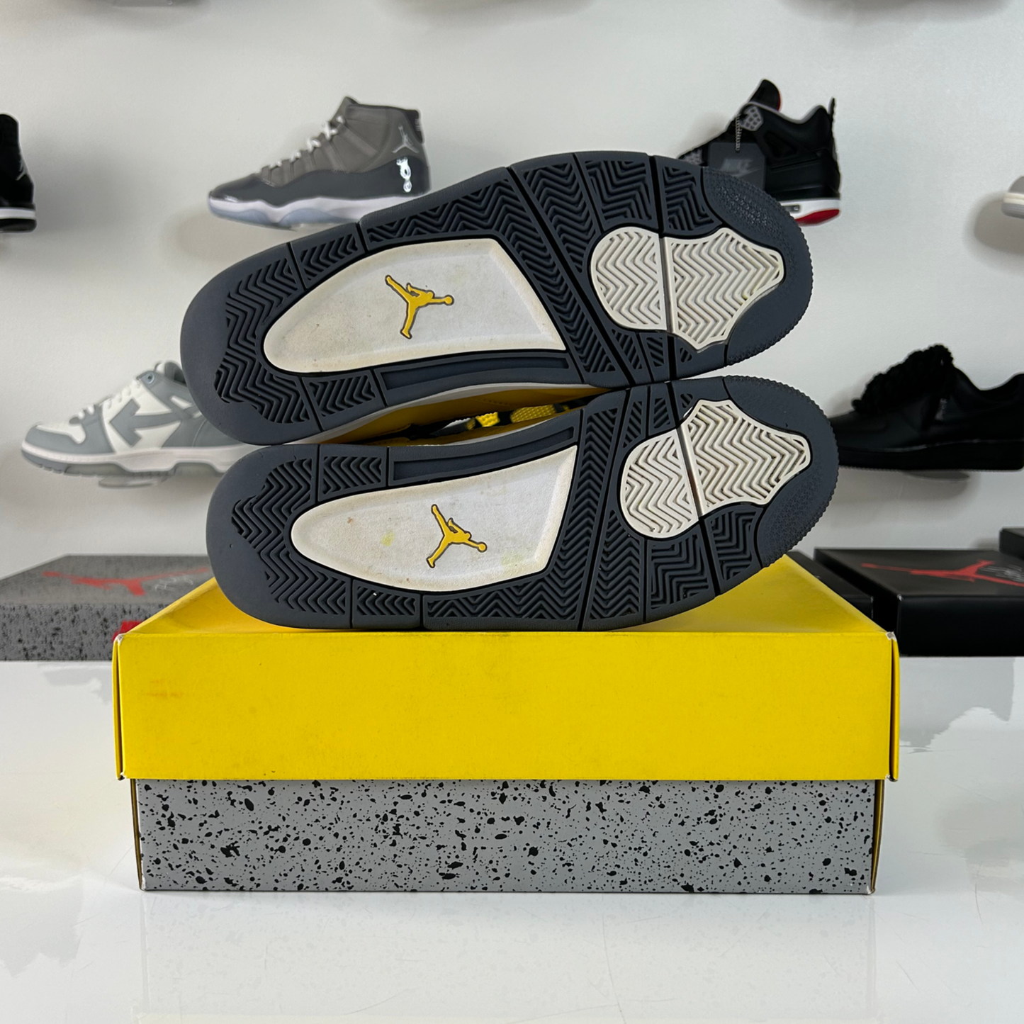 Air Jordan 4 Retro 'Lightning' UK 8