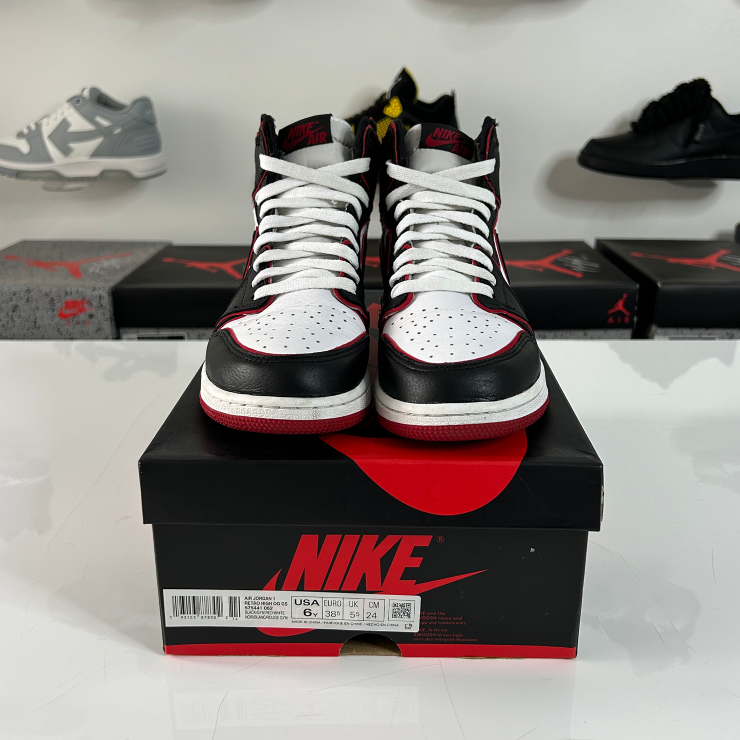 Air Jordan 1 Retro High 'Bloodline' UK 5.5