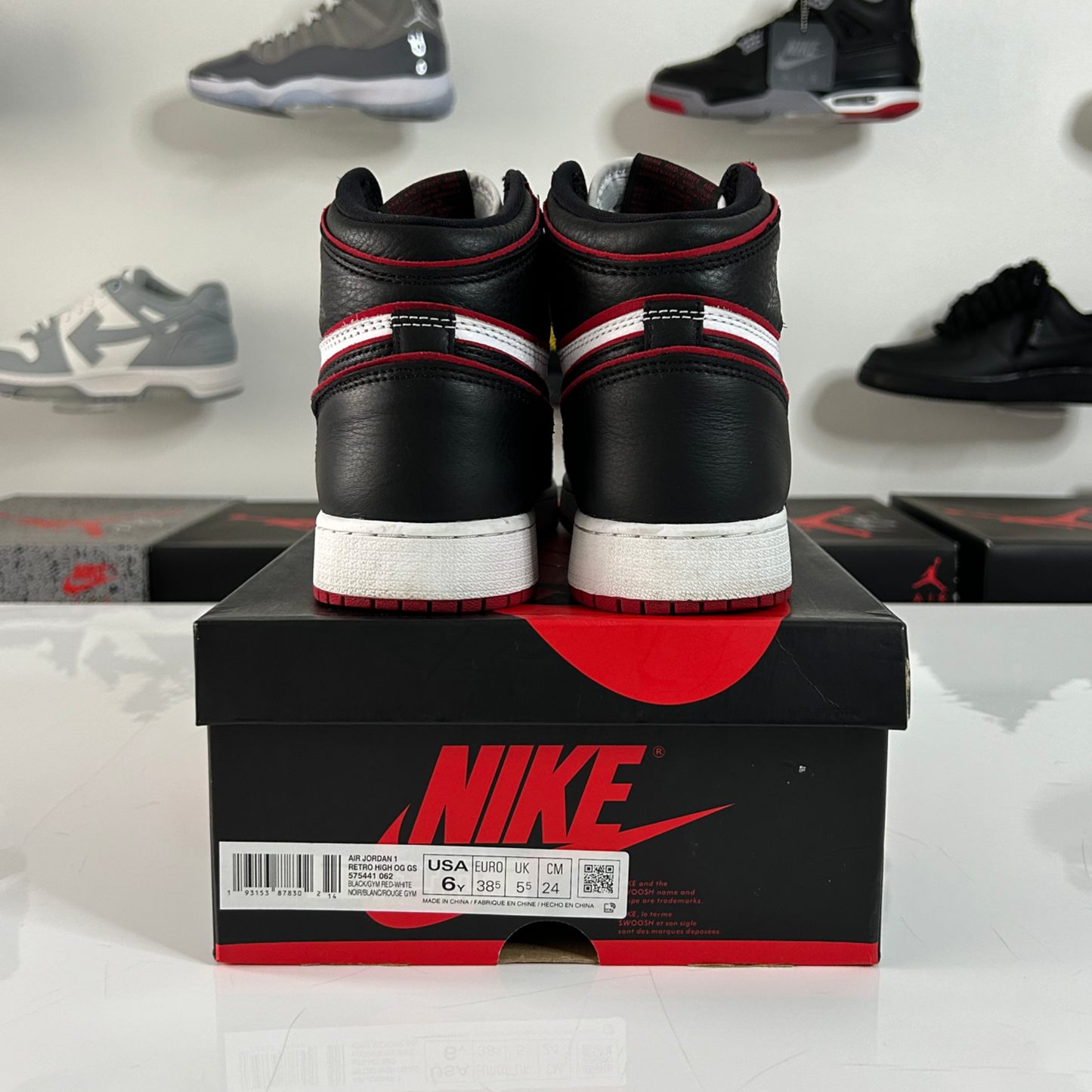 Air Jordan 1 Retro High 'Bloodline' UK 5.5