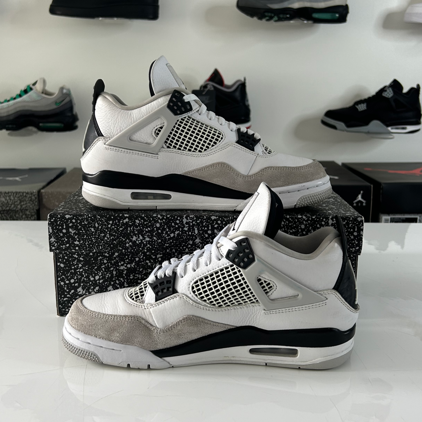 Air Jordan 4 Retro 'Military Black' UK 8